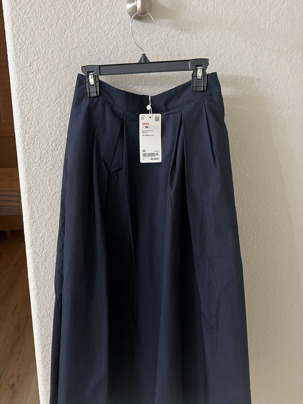 SPAO Korea Navy Pleated Midi Skirt – Size M